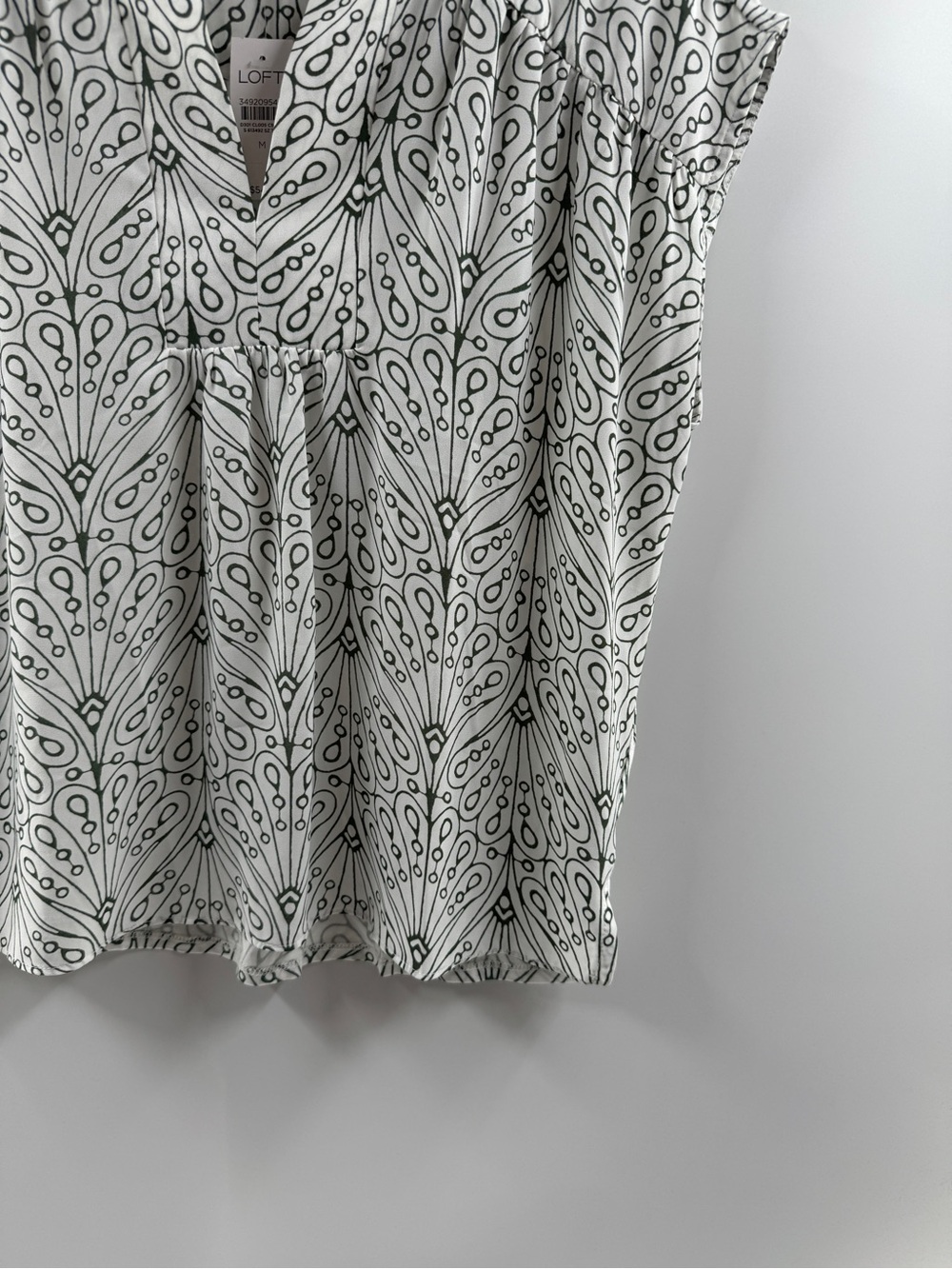 LOFT NWT White & Green Printed Short Sleeve Blouse – Women's Medium - Picture 3 of 8